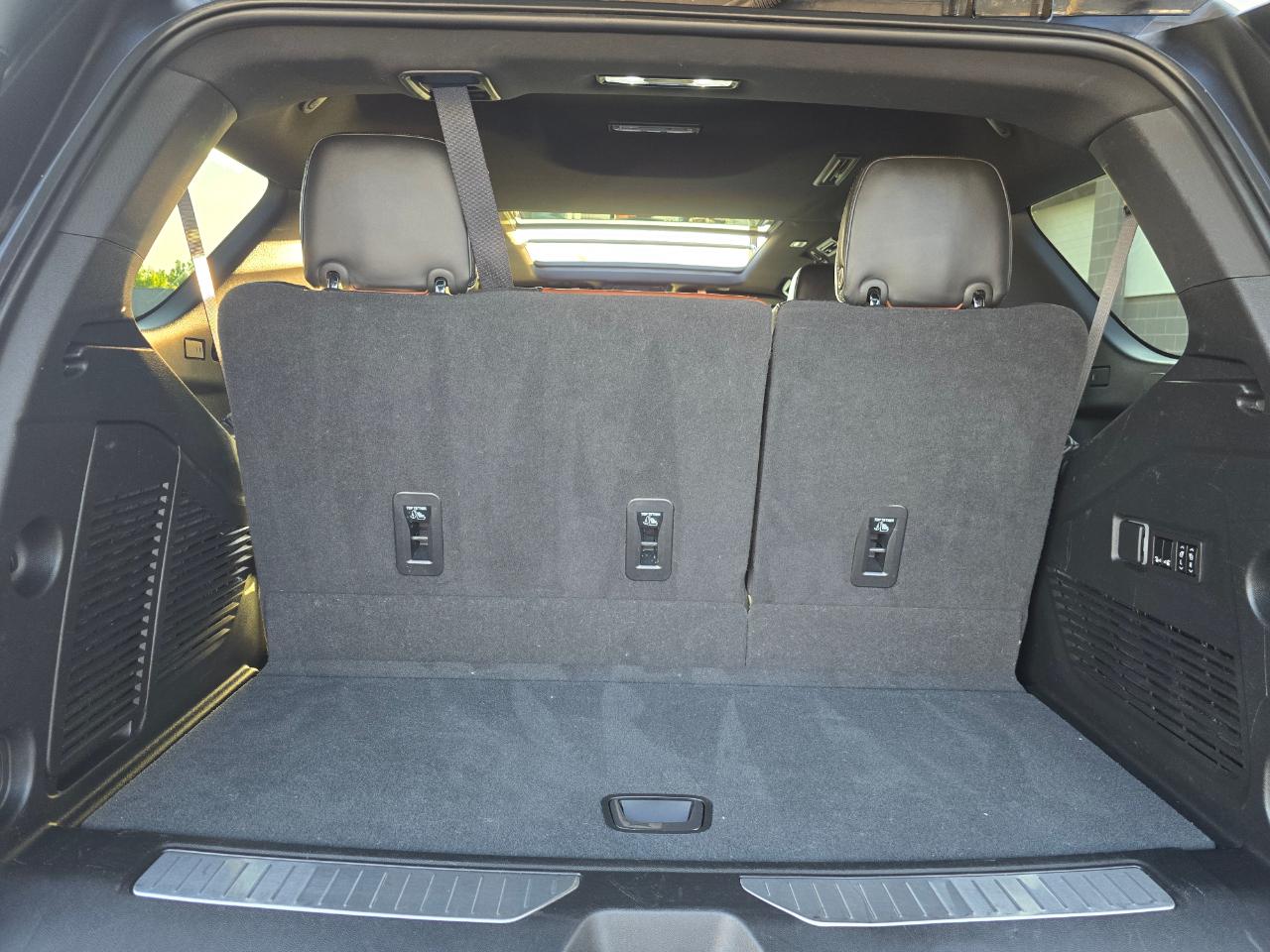 GMC Yukon Denali Ultimate 4WD 2023