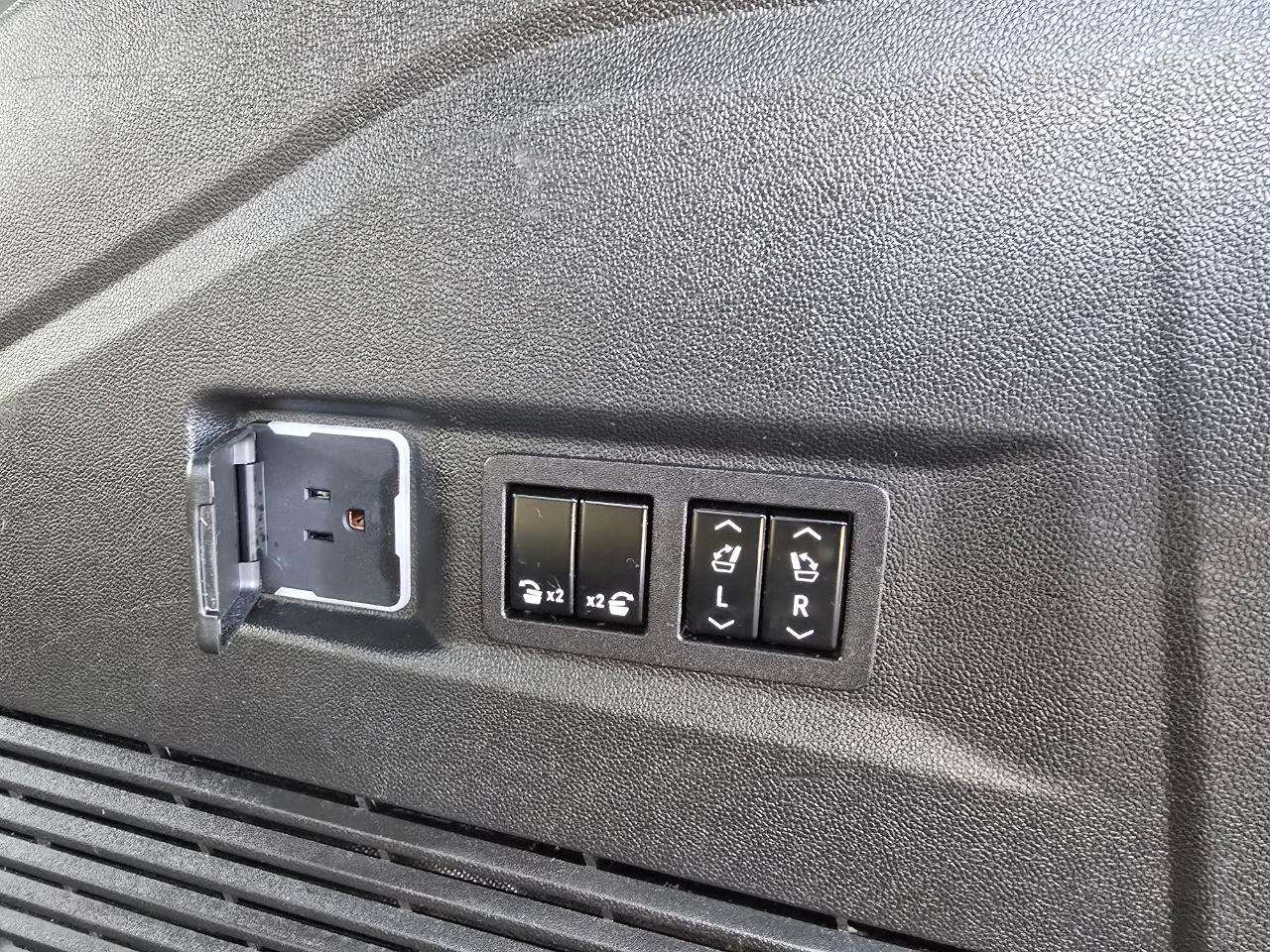 GMC Yukon Denali Ultimate 4WD 2023