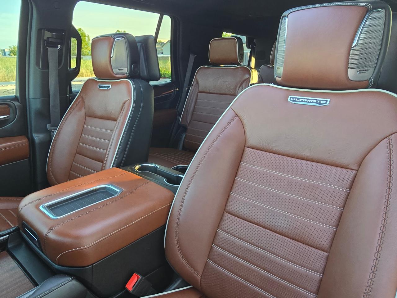 GMC Yukon Denali Ultimate 4WD 2023