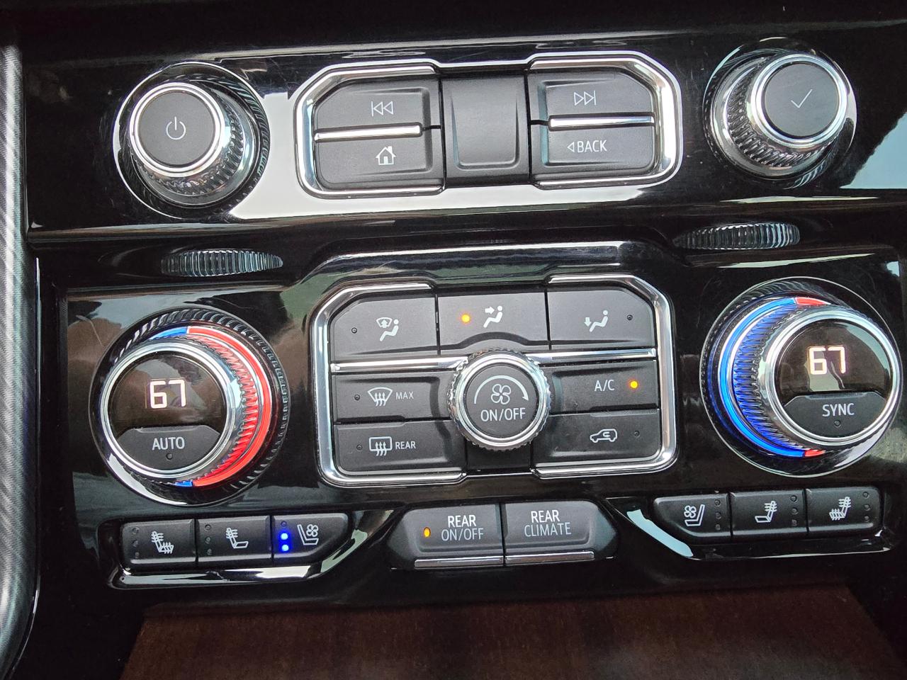 GMC Yukon Denali Ultimate 4WD 2023