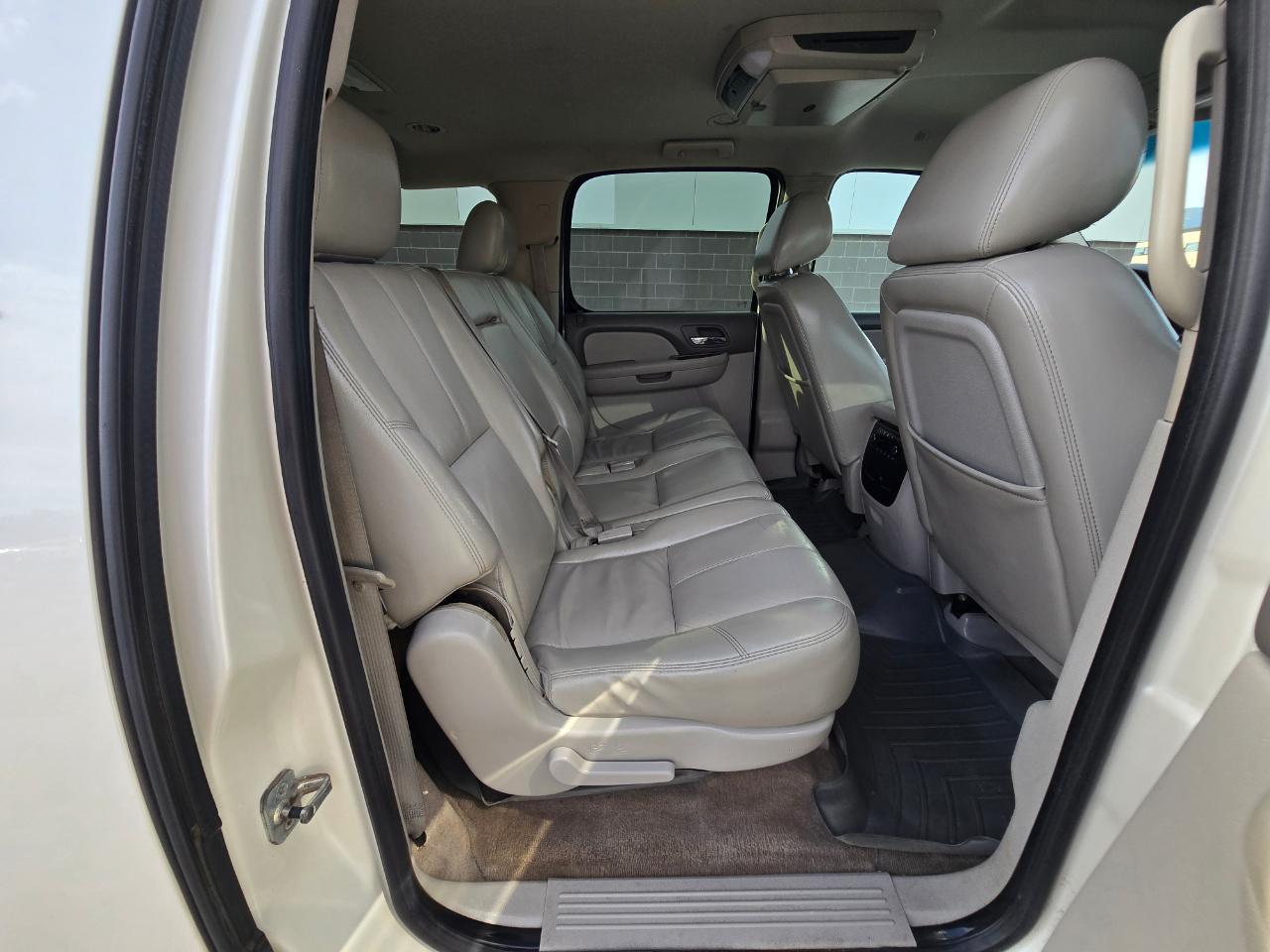 GMC Yukon XL SLT-1 1/2 Ton 4WD 2011
