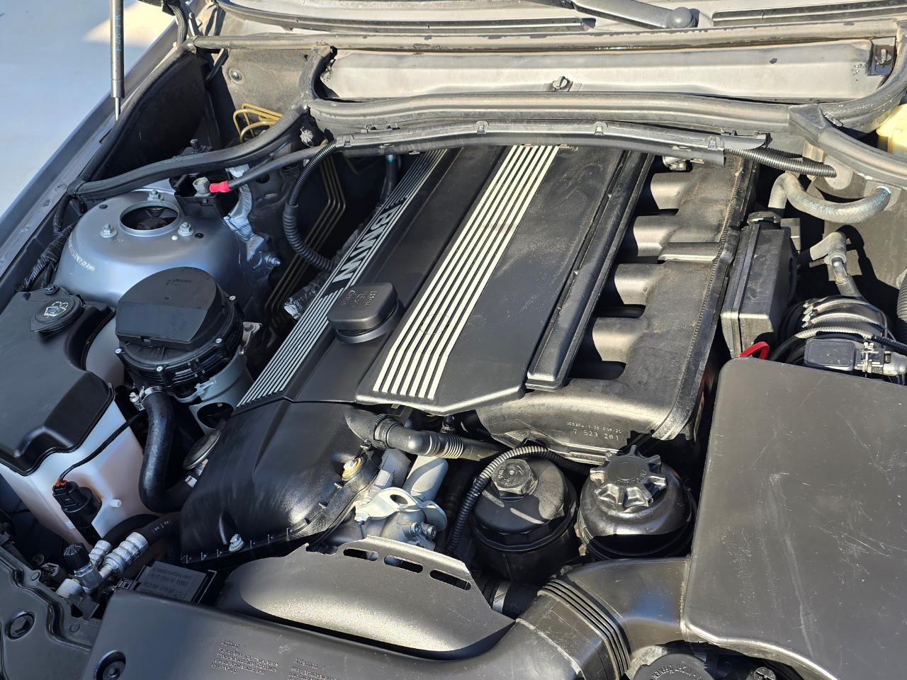 BMW 3-Series 330xi Sedan 2004