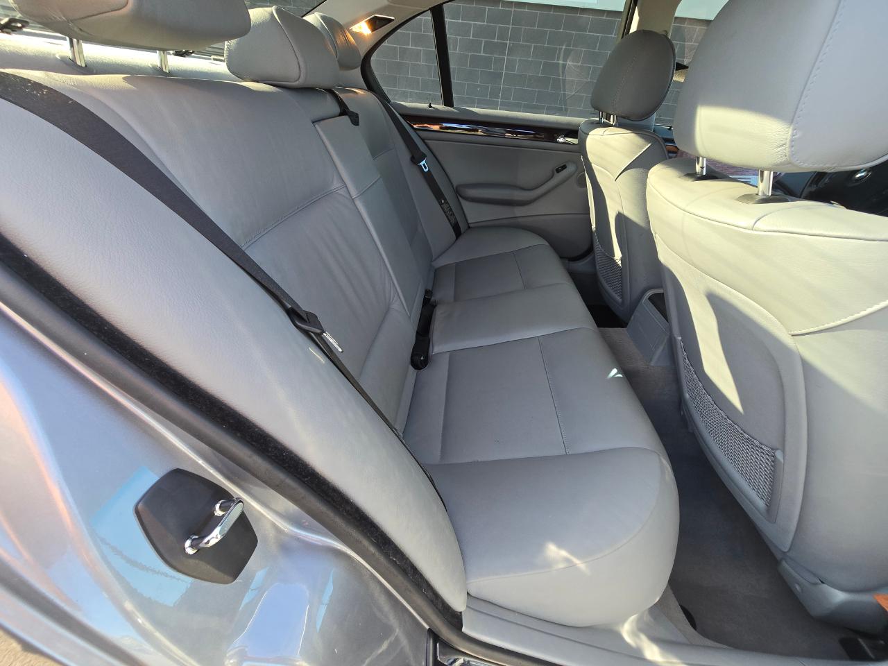 BMW 3-Series 330xi Sedan 2004