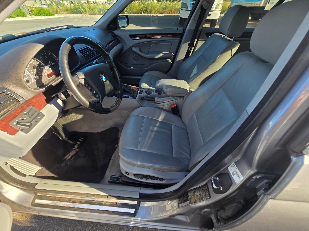 BMW 3-Series 330xi Sedan 2004