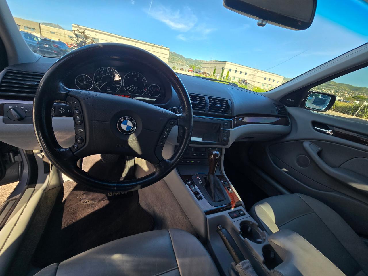 BMW 3-Series 330xi Sedan 2004