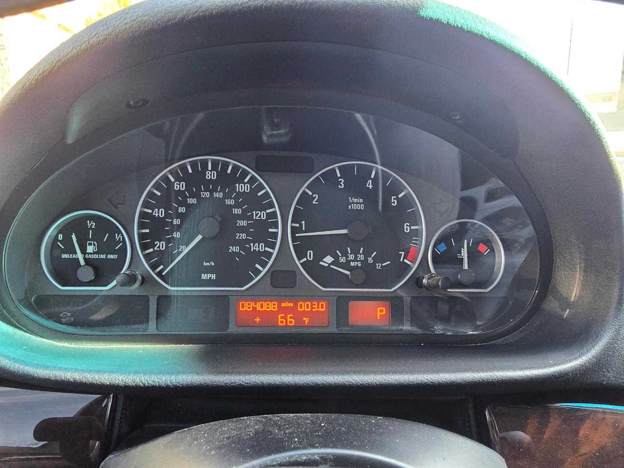 BMW 3-Series 330xi Sedan 2004
