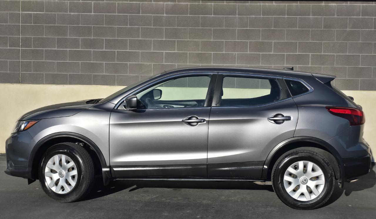 Nissan Rogue Sport S 2019