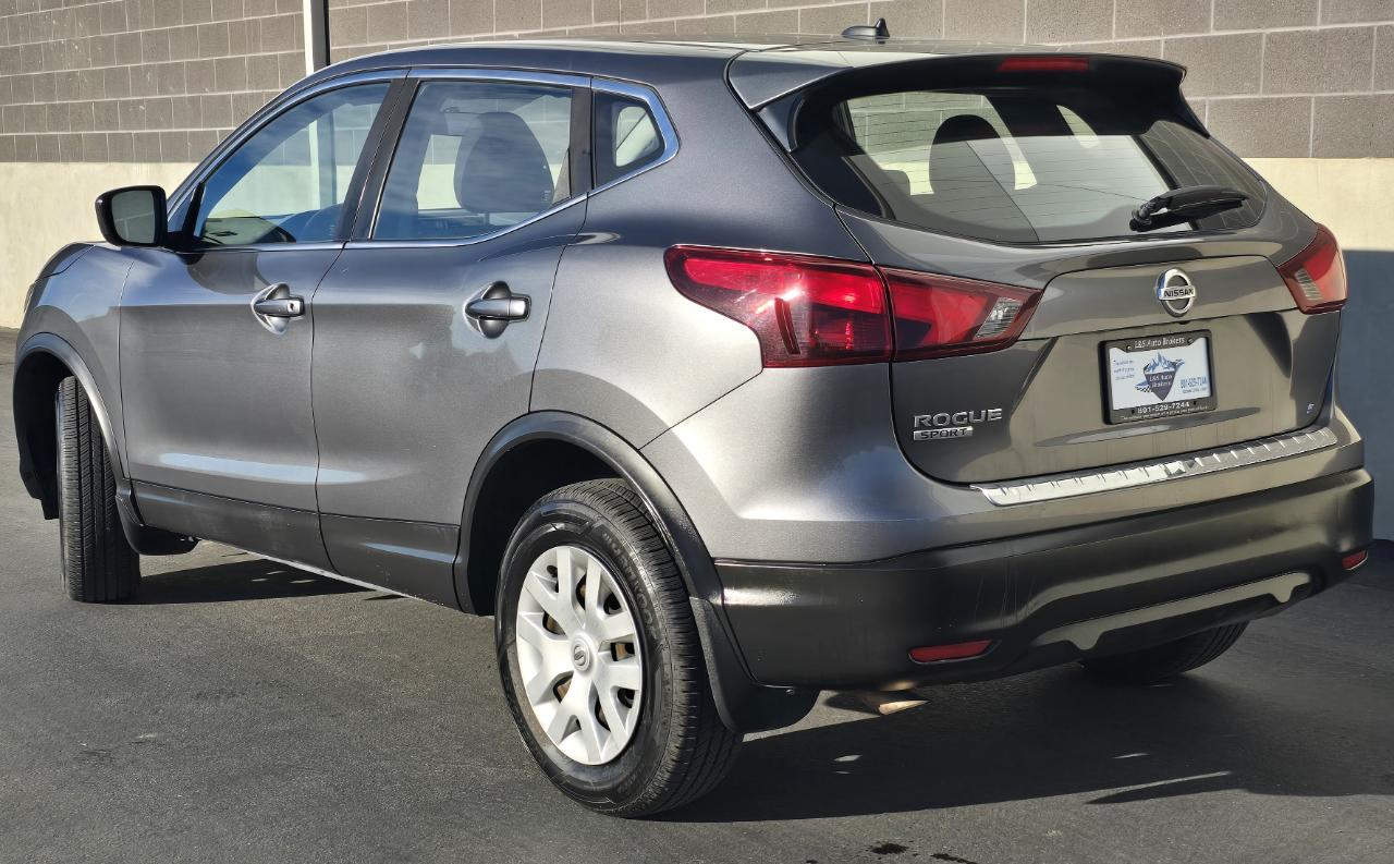 Nissan Rogue Sport S 2019