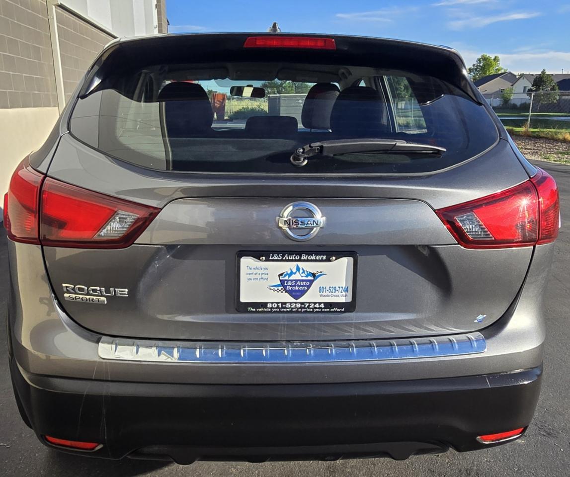 Nissan Rogue Sport S 2019