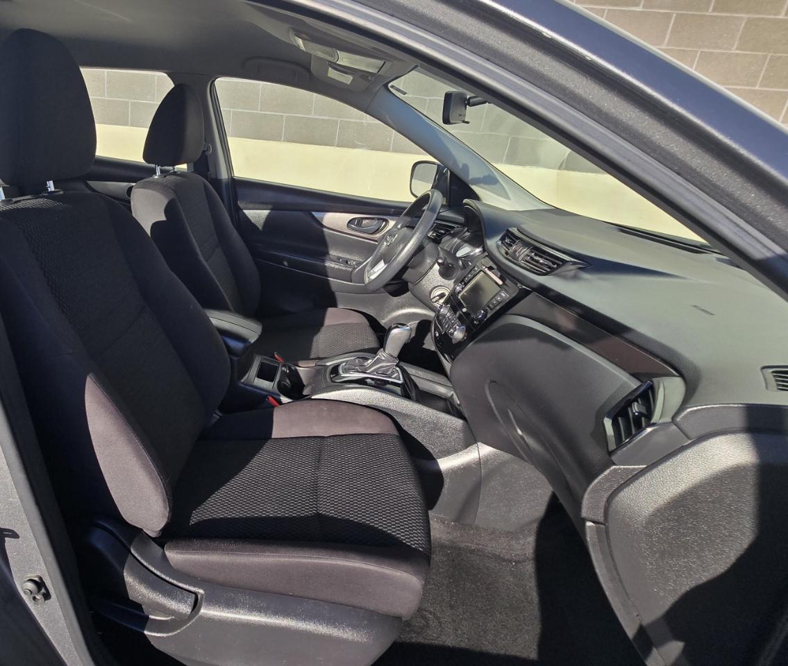 Nissan Rogue Sport S 2019
