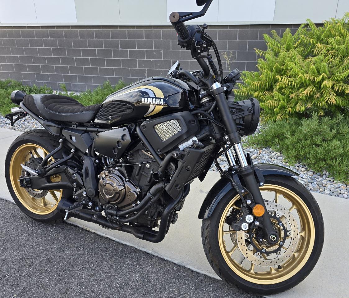 Yamaha XSR700  2023