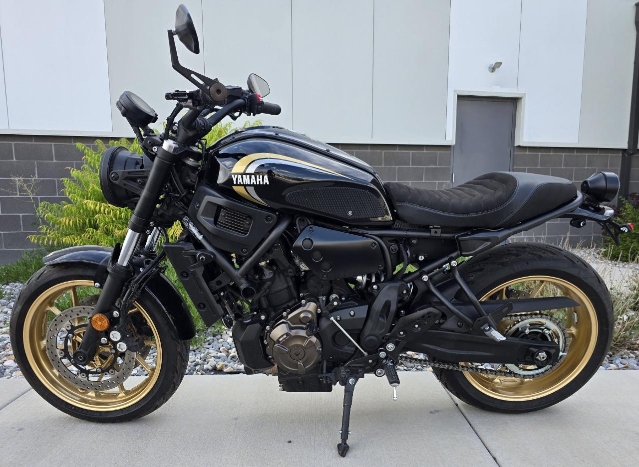 Yamaha XSR700  2023