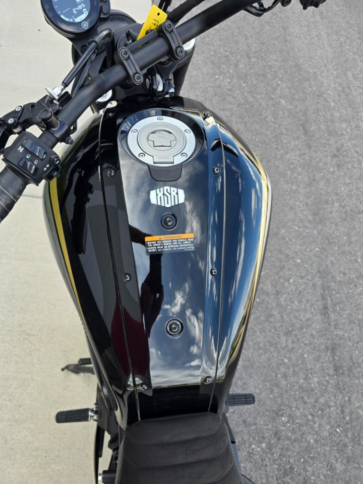 Yamaha XSR700  2023