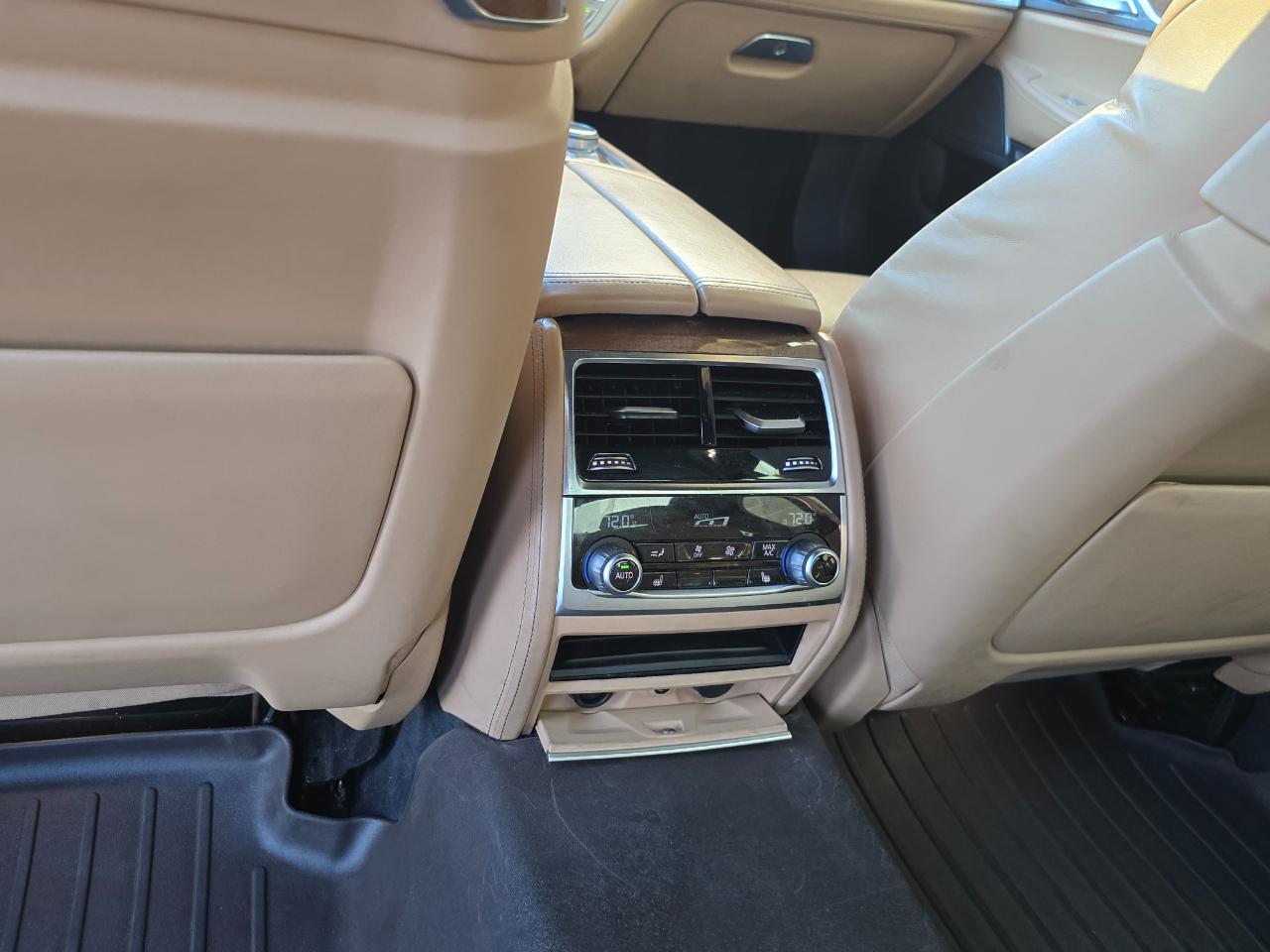 BMW 7-Series 740i 2016