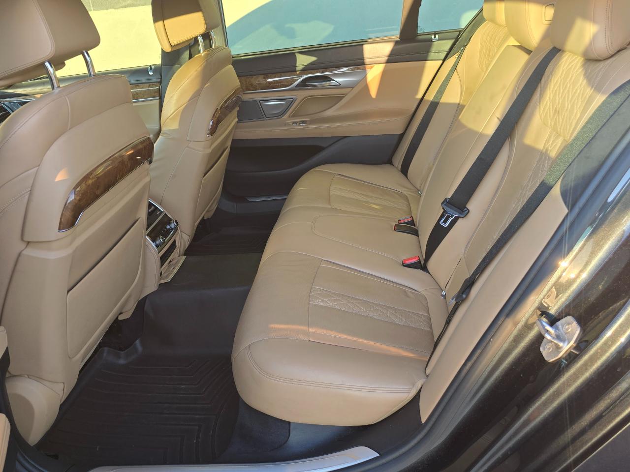 BMW 7-Series 740i 2016