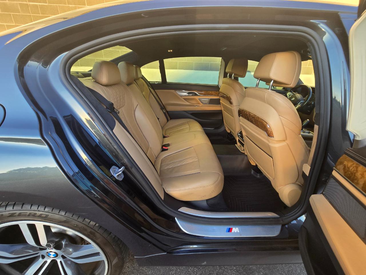 BMW 7-Series 740i 2016