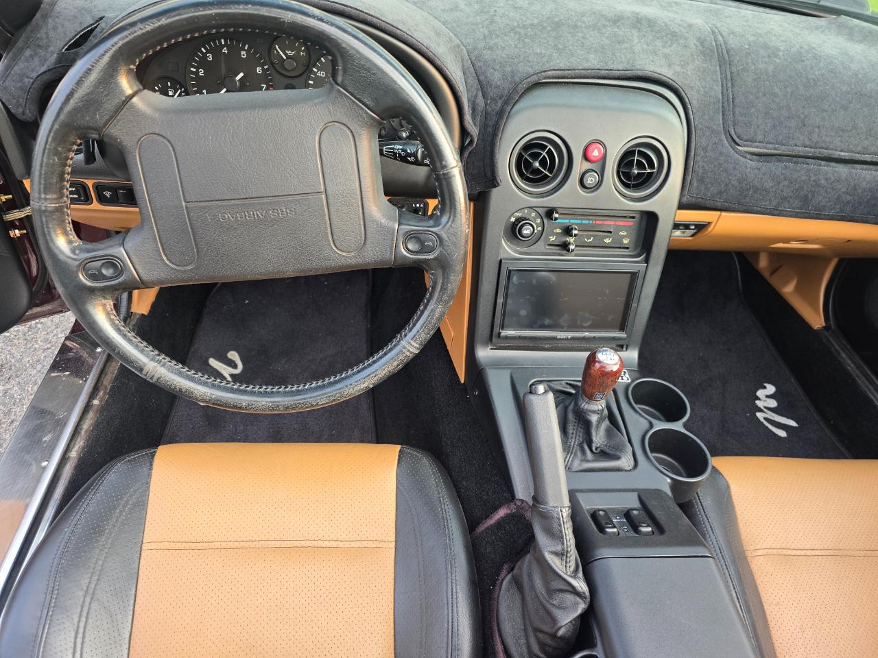 Mazda MX-5 Miata 2dr Conv M-Edition Manual 1995