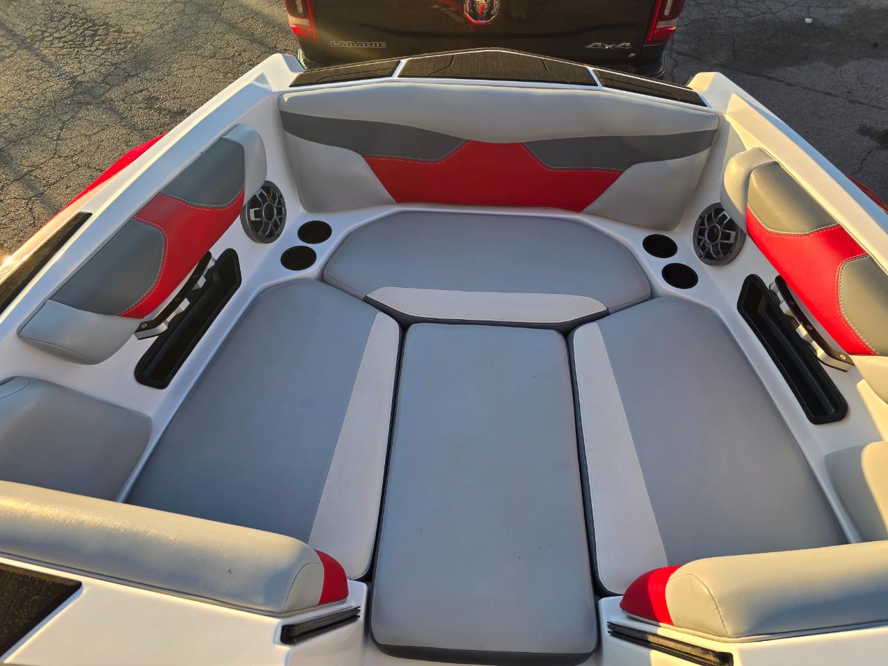 Axis Tow Boat A22  2019