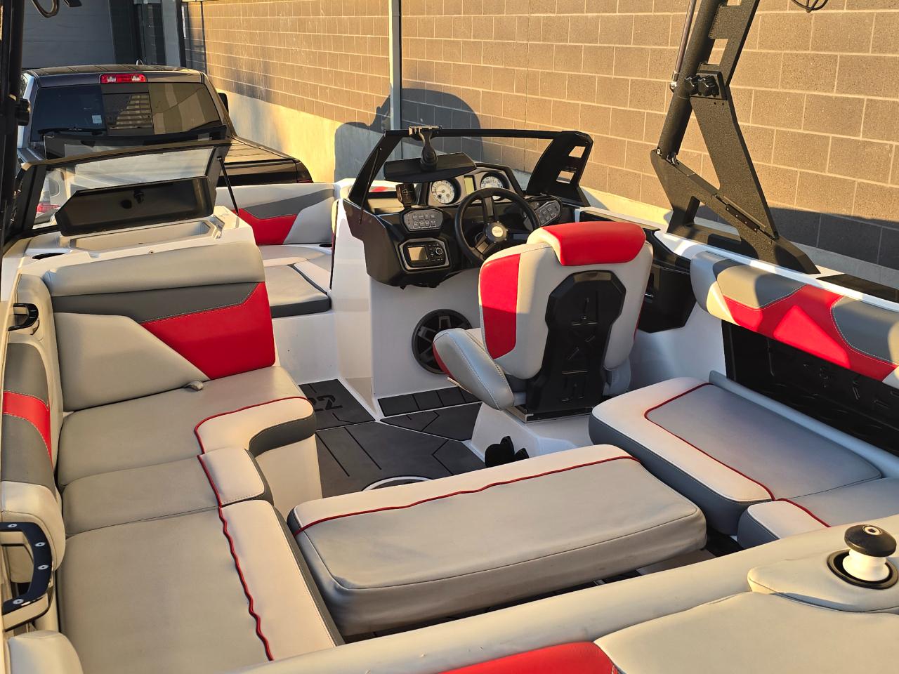 Axis Tow Boat A22  2019