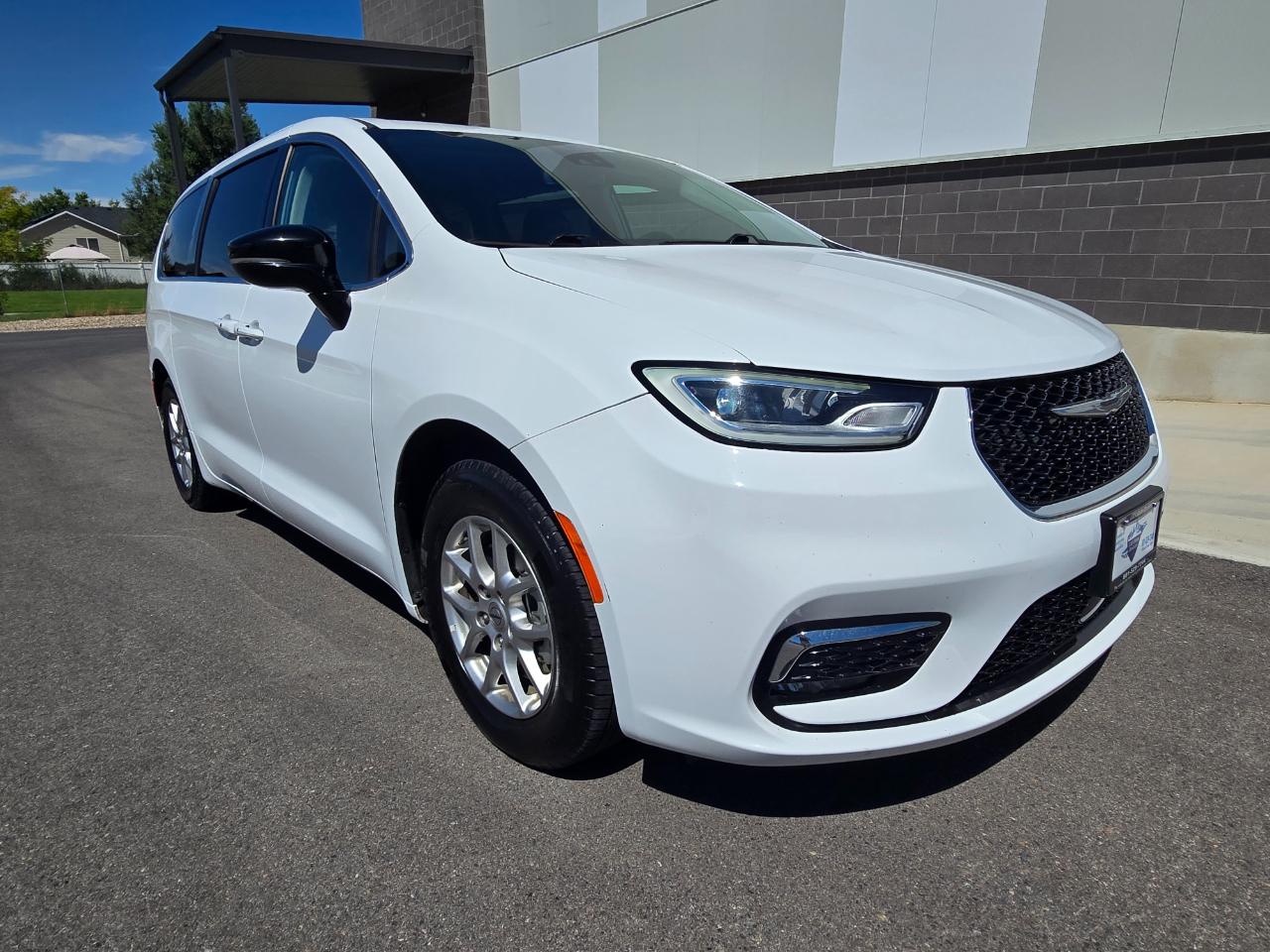 Chrysler Pacifica Touring L 2024