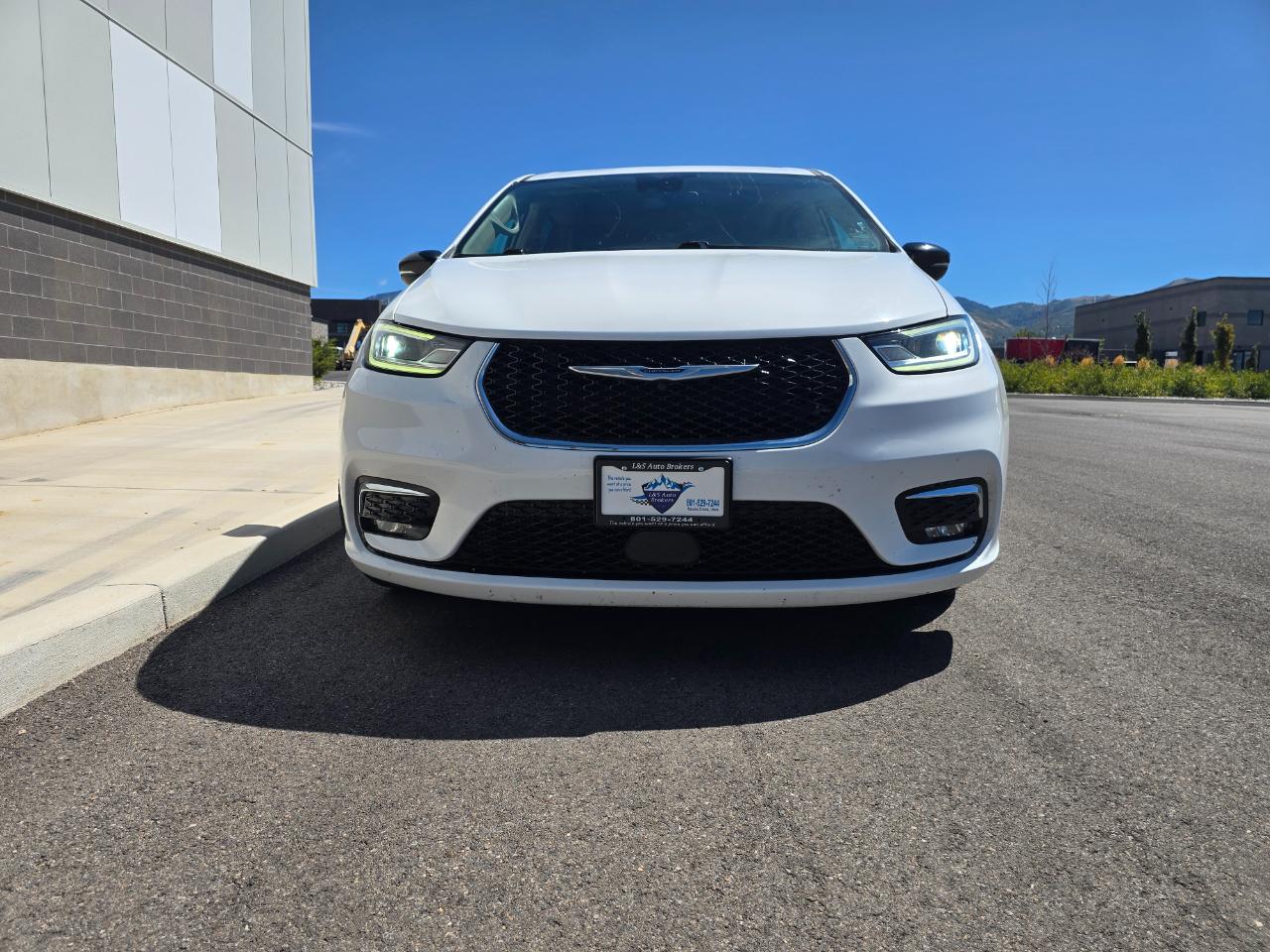 Chrysler Pacifica Touring L 2024