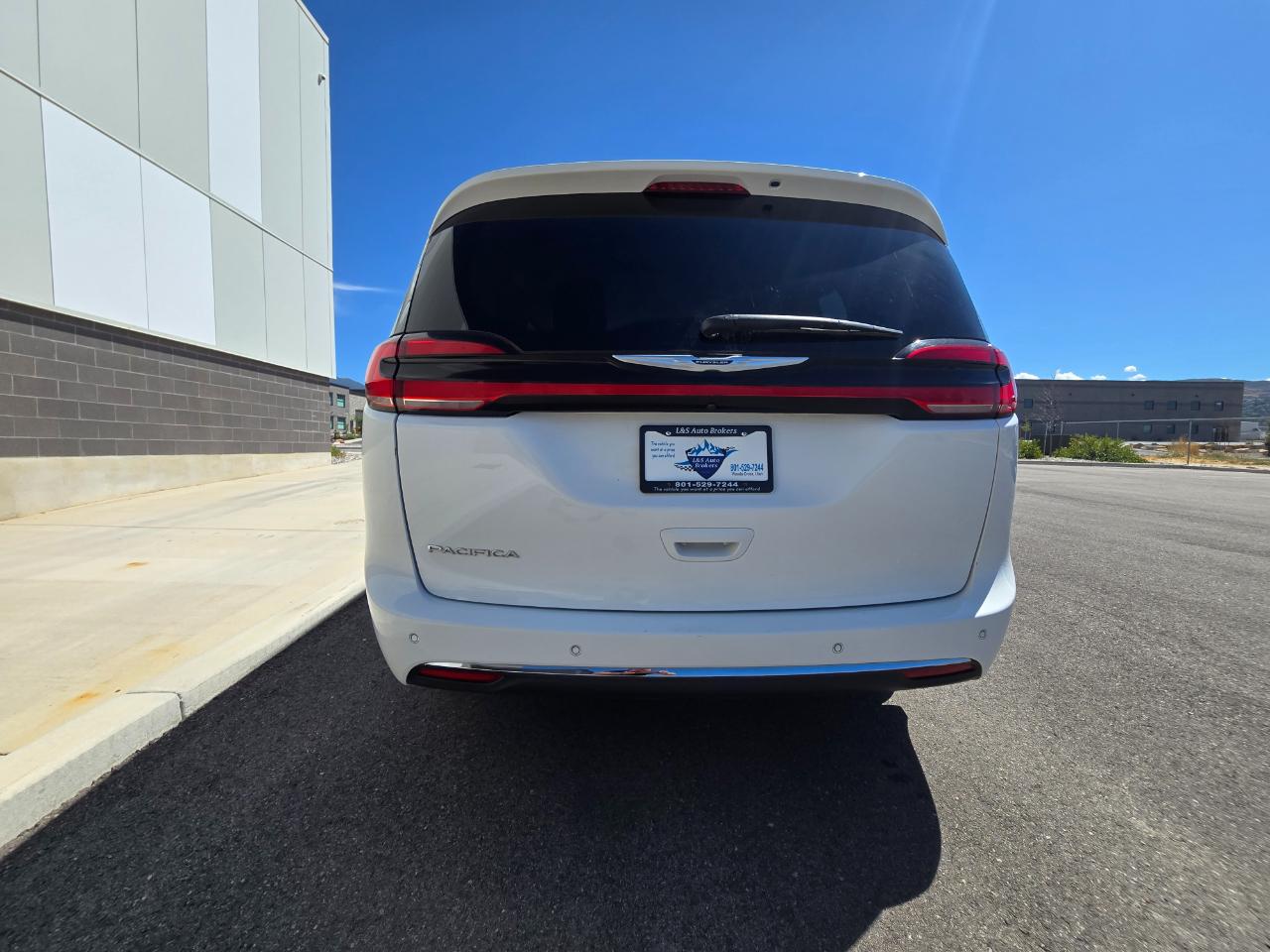 Chrysler Pacifica Touring L 2024