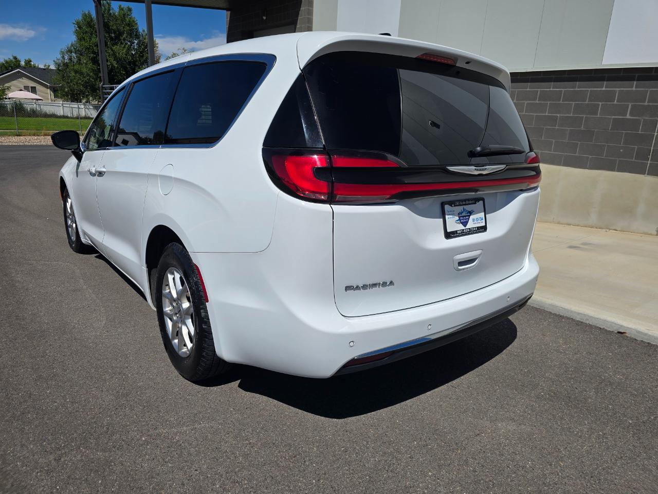 Chrysler Pacifica Touring L 2024