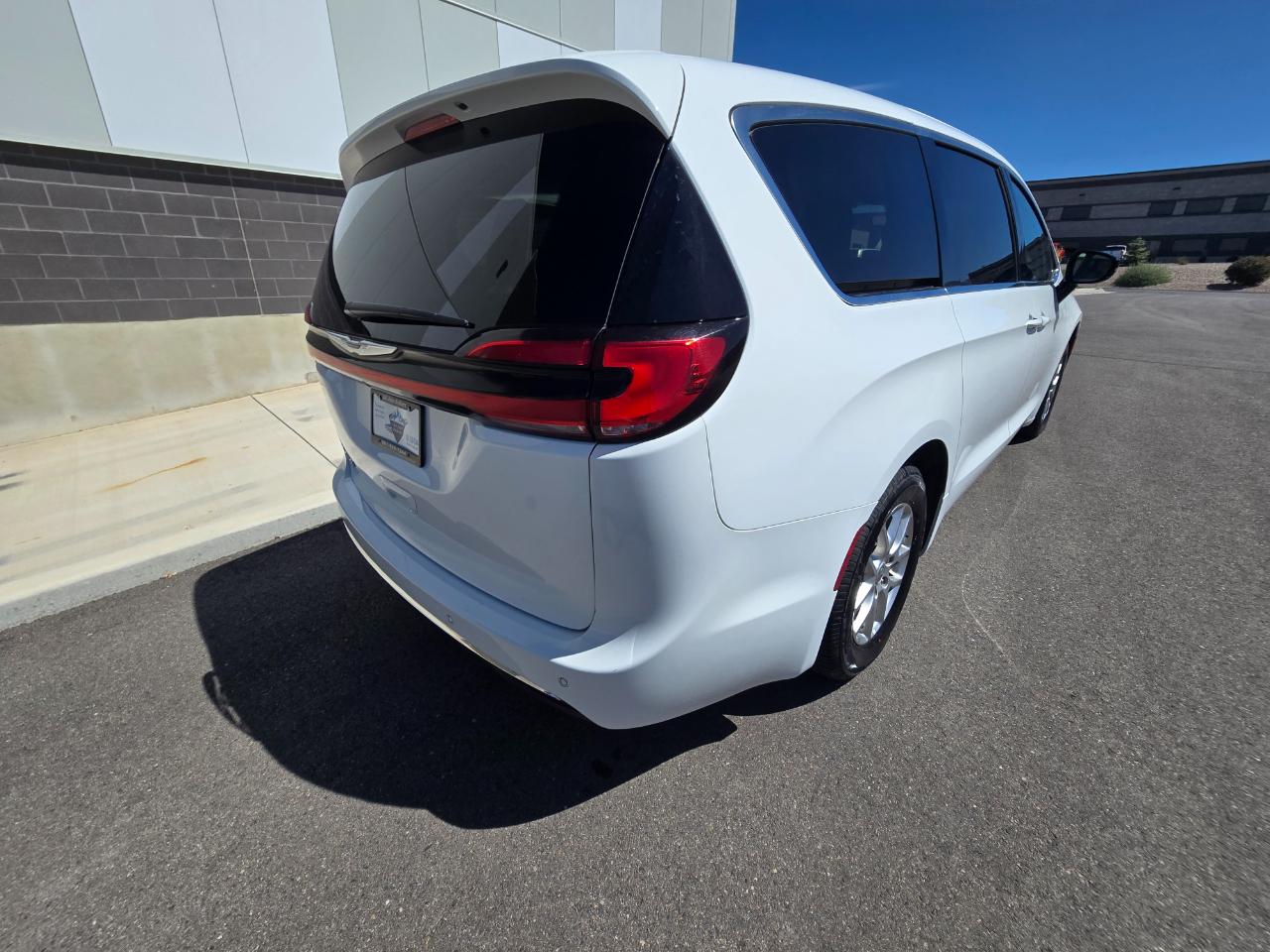 Chrysler Pacifica Touring L 2024