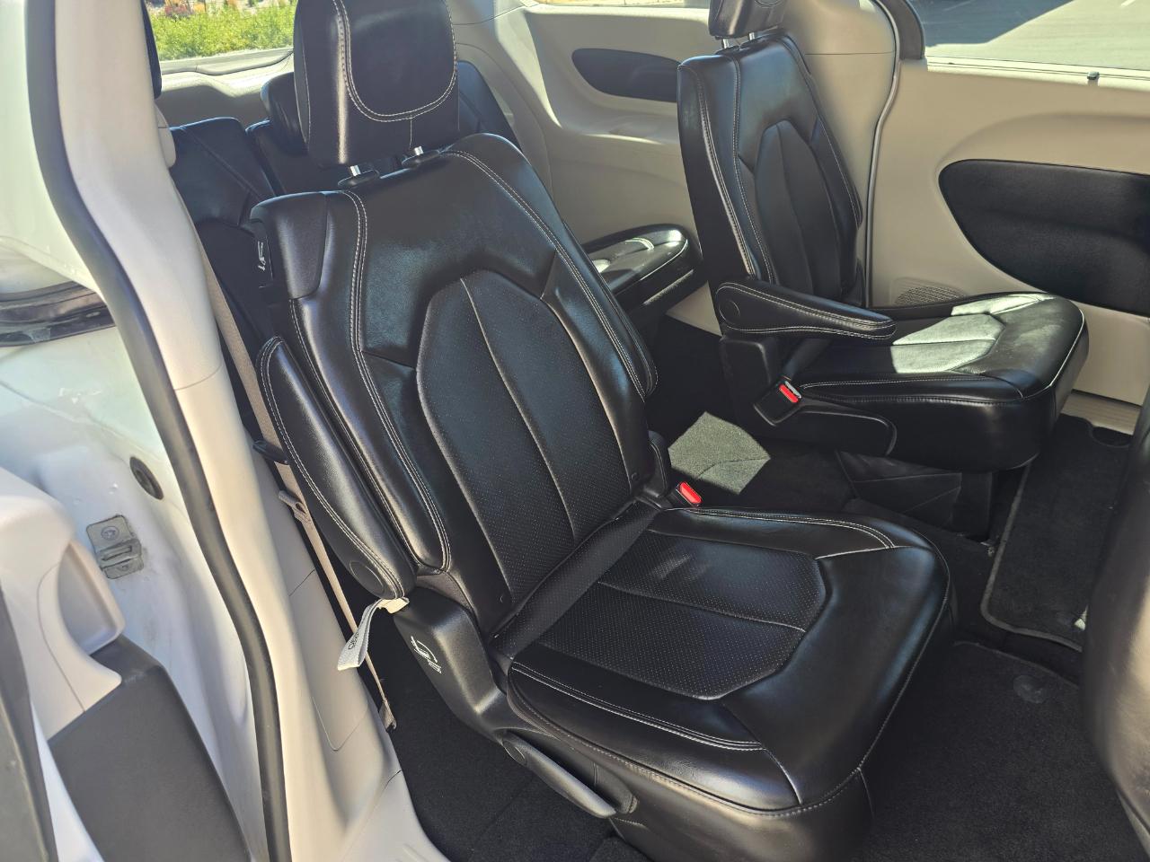 Chrysler Pacifica Touring L 2024