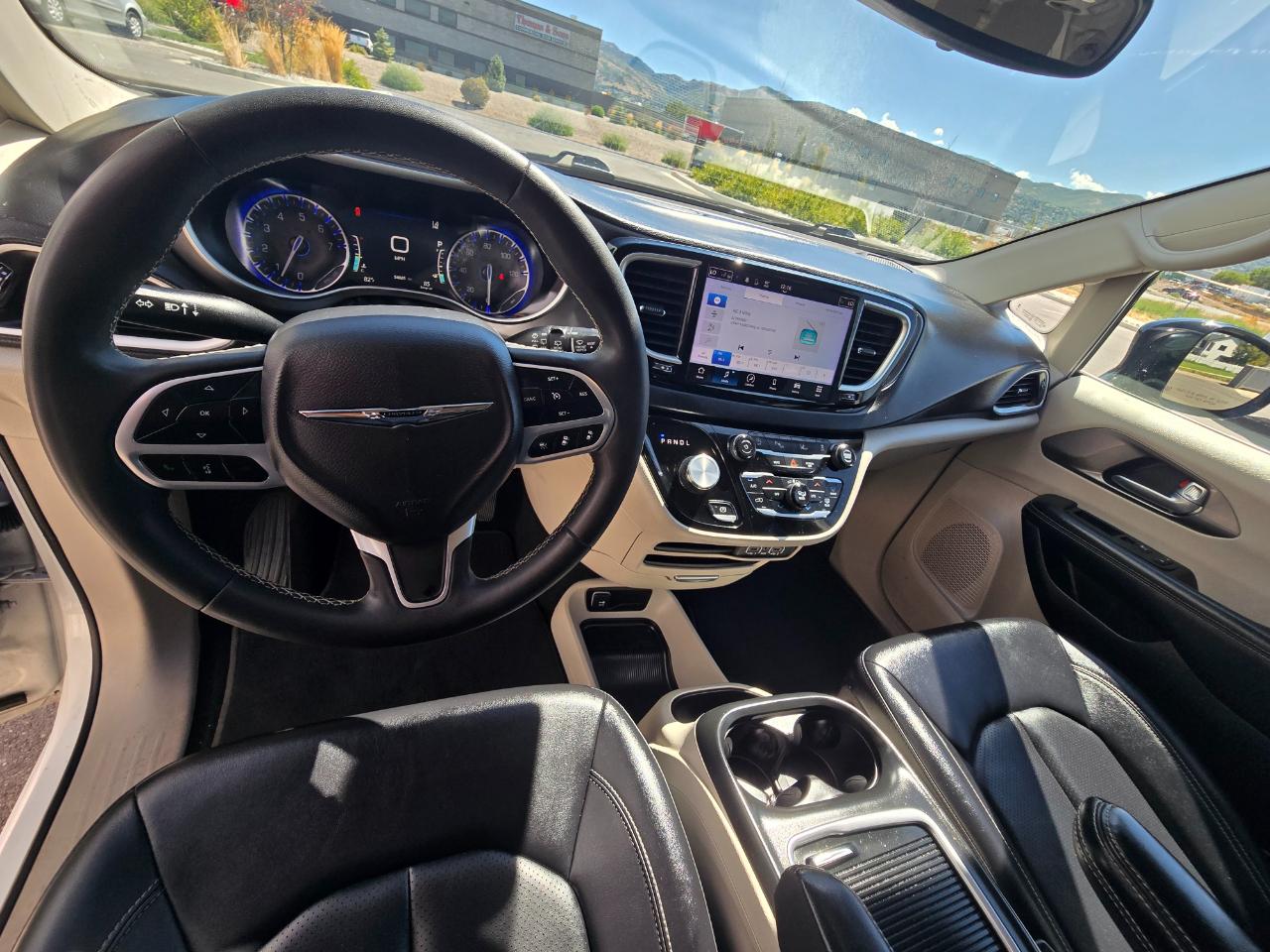 Chrysler Pacifica Touring L 2024