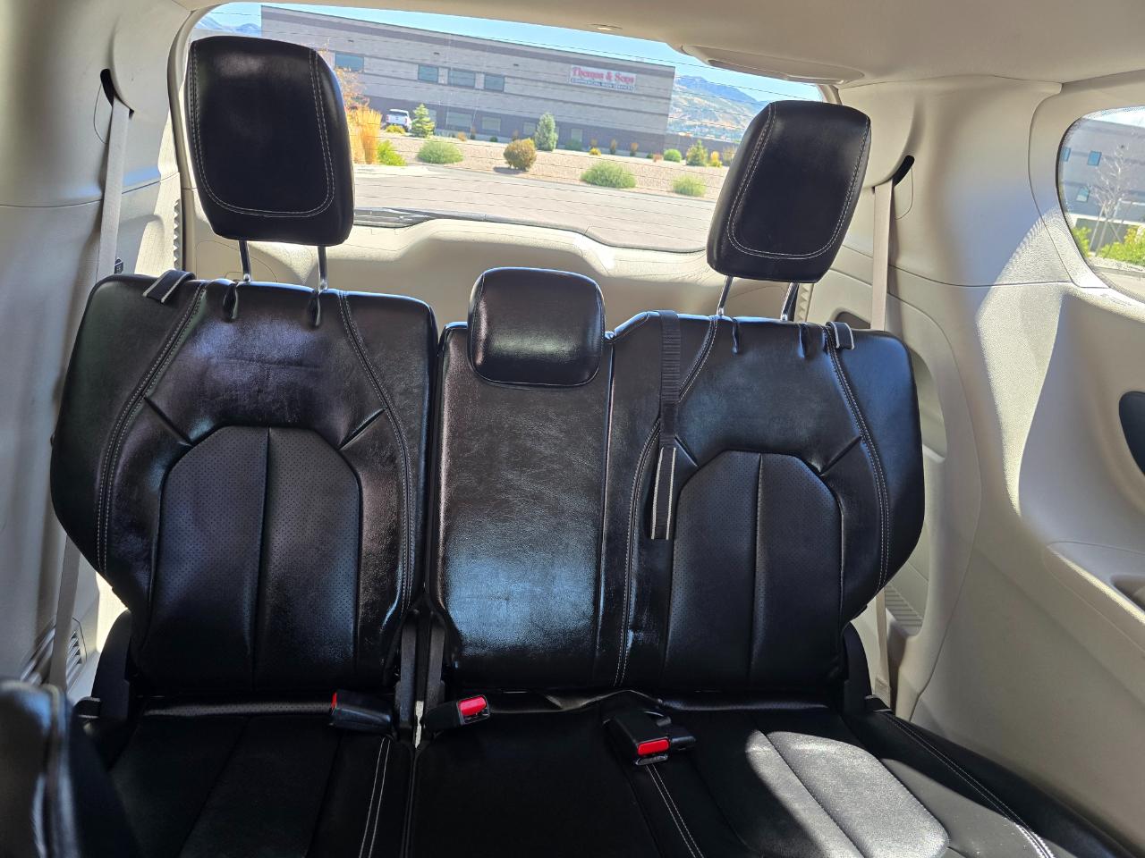Chrysler Pacifica Touring L 2024