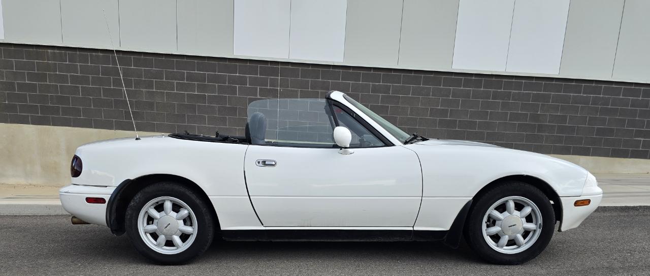 Mazda MX-5 Miata Base 1990
