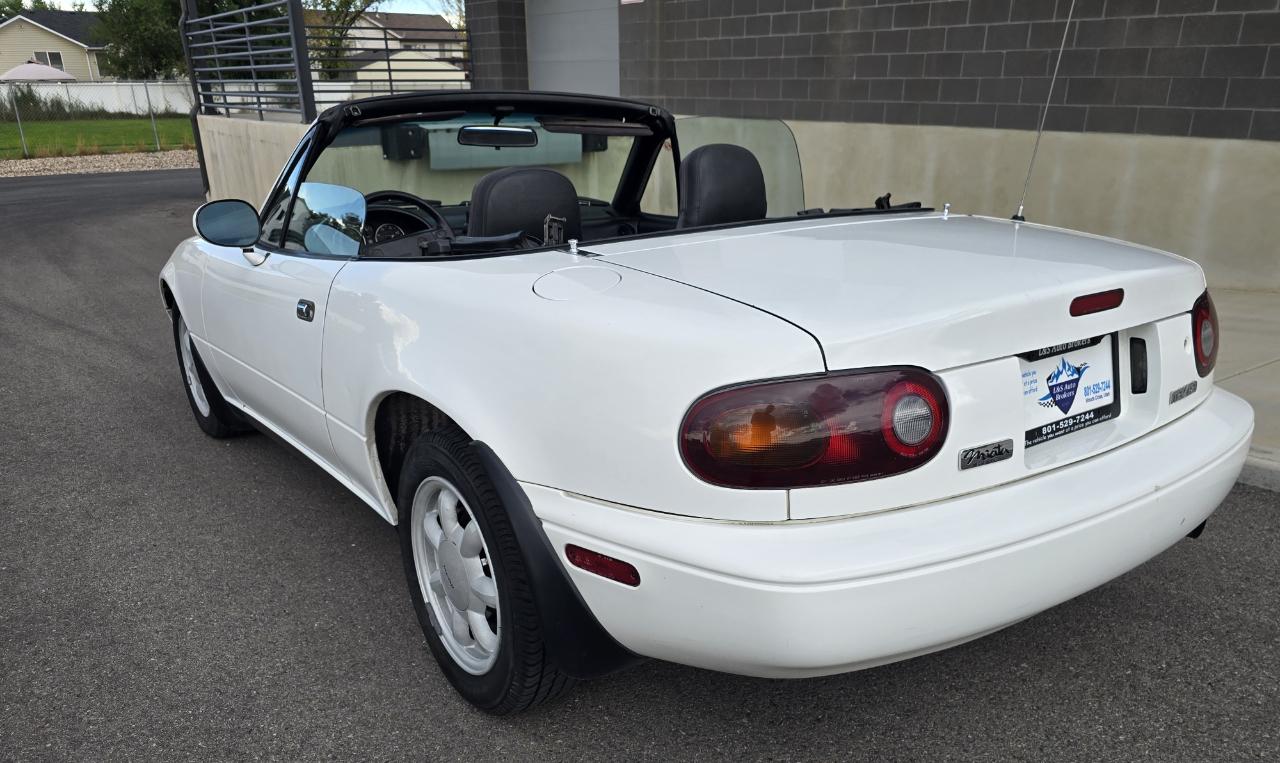 Mazda MX-5 Miata Base 1990