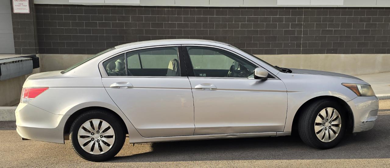 Honda Accord LX sedan AT 2010