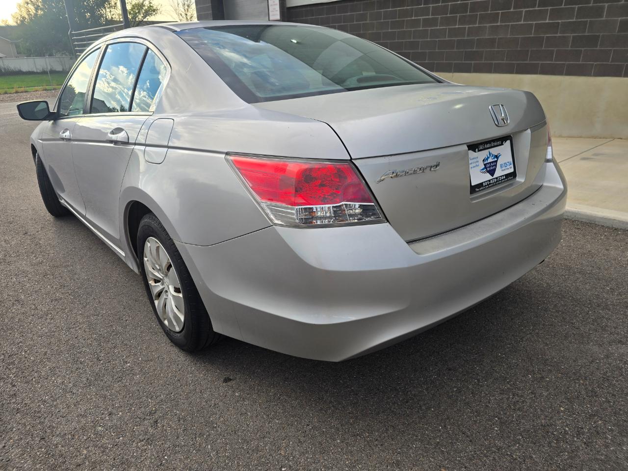 Honda Accord LX sedan AT 2010