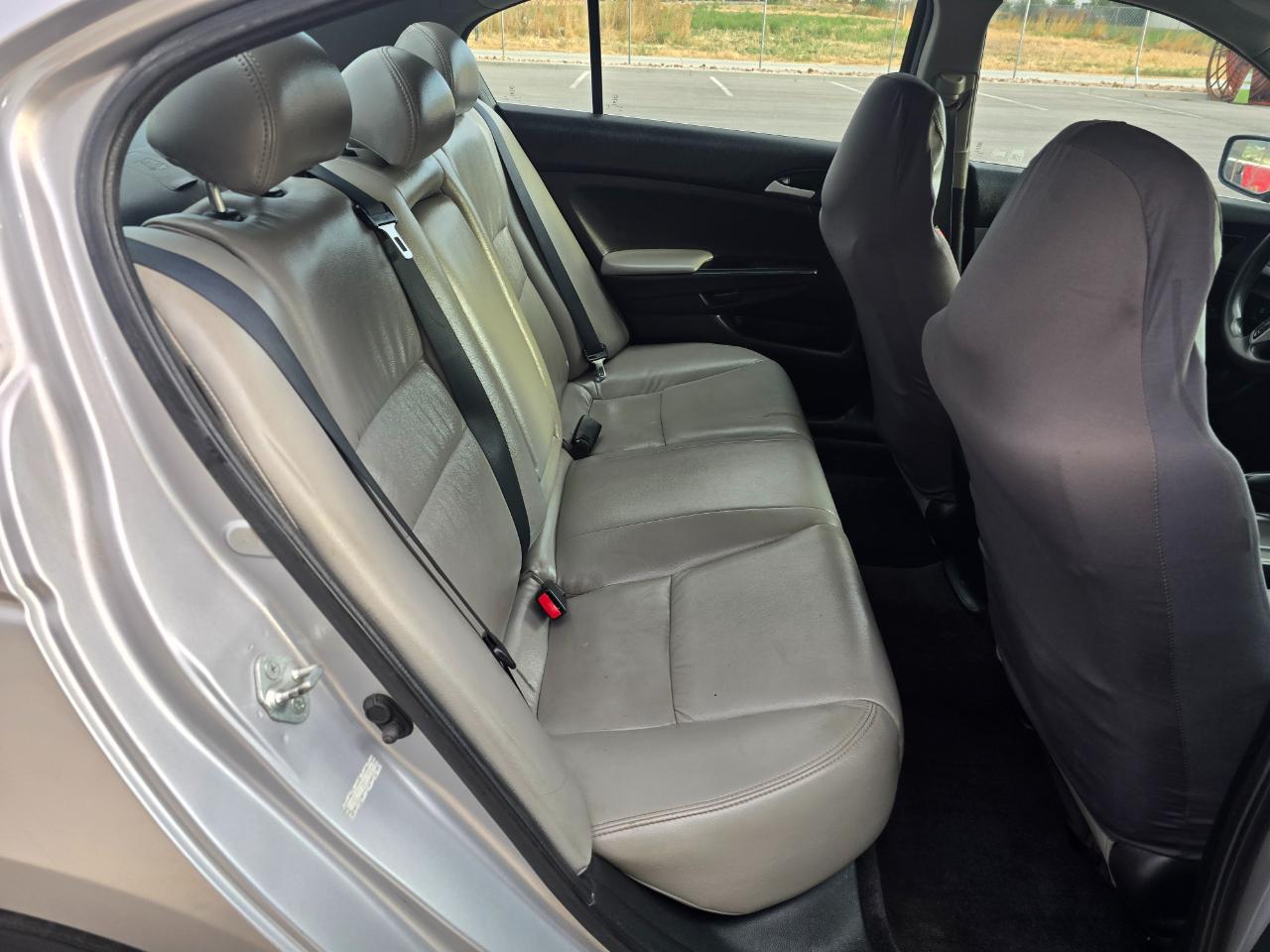 Honda Accord LX sedan AT 2010