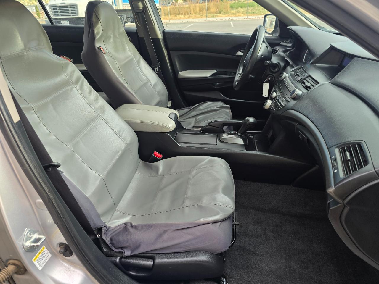 Honda Accord LX sedan AT 2010