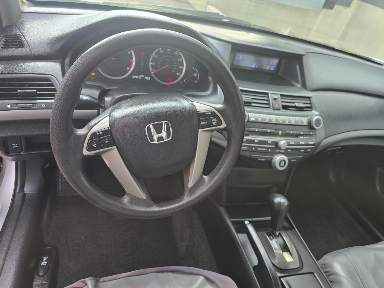 Honda Accord LX sedan AT 2010