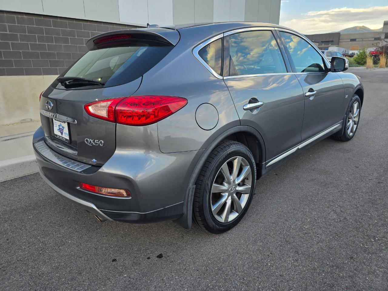 Infiniti QX50 Base AWD 2017