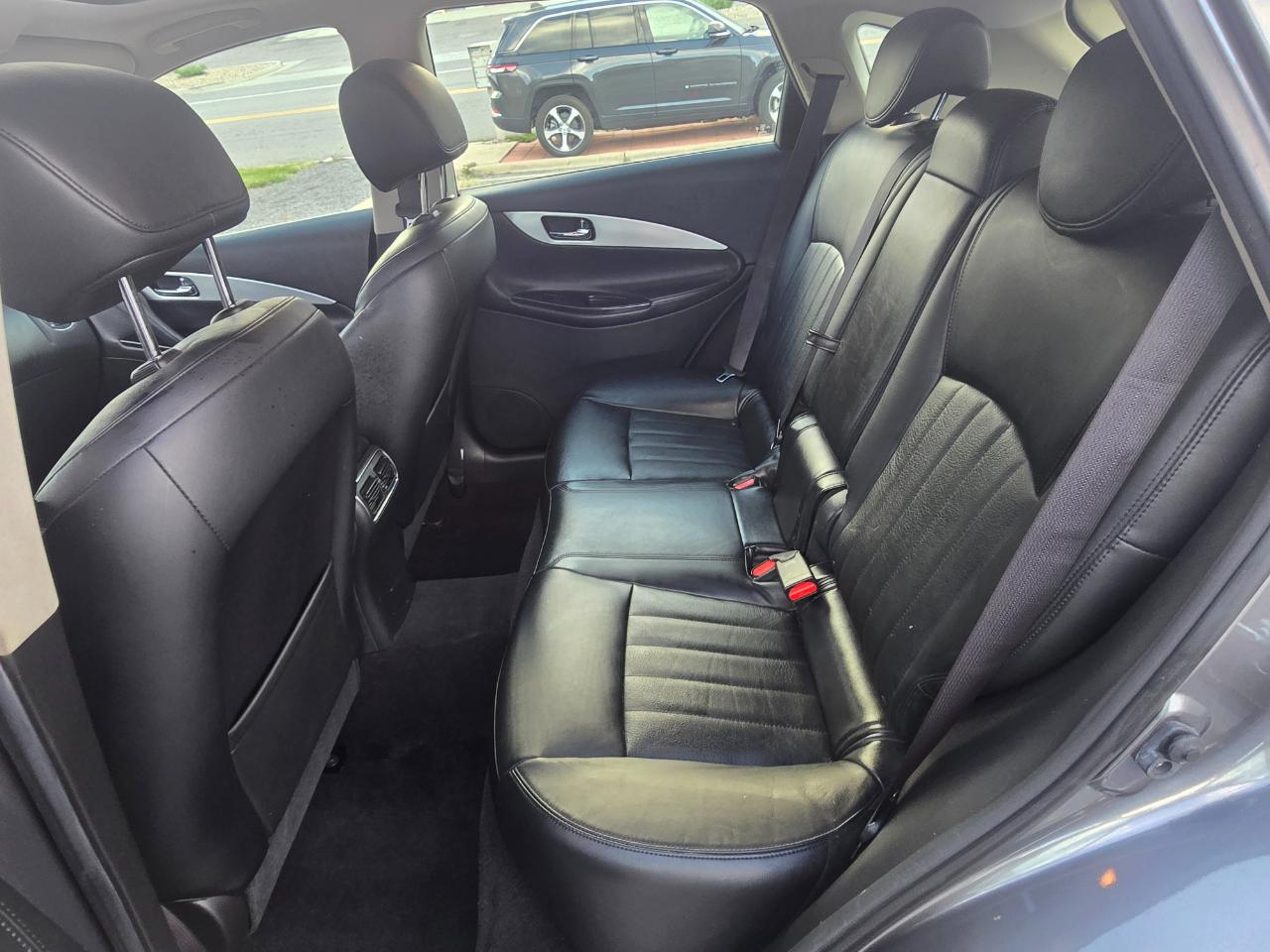 Infiniti QX50 Base AWD 2017