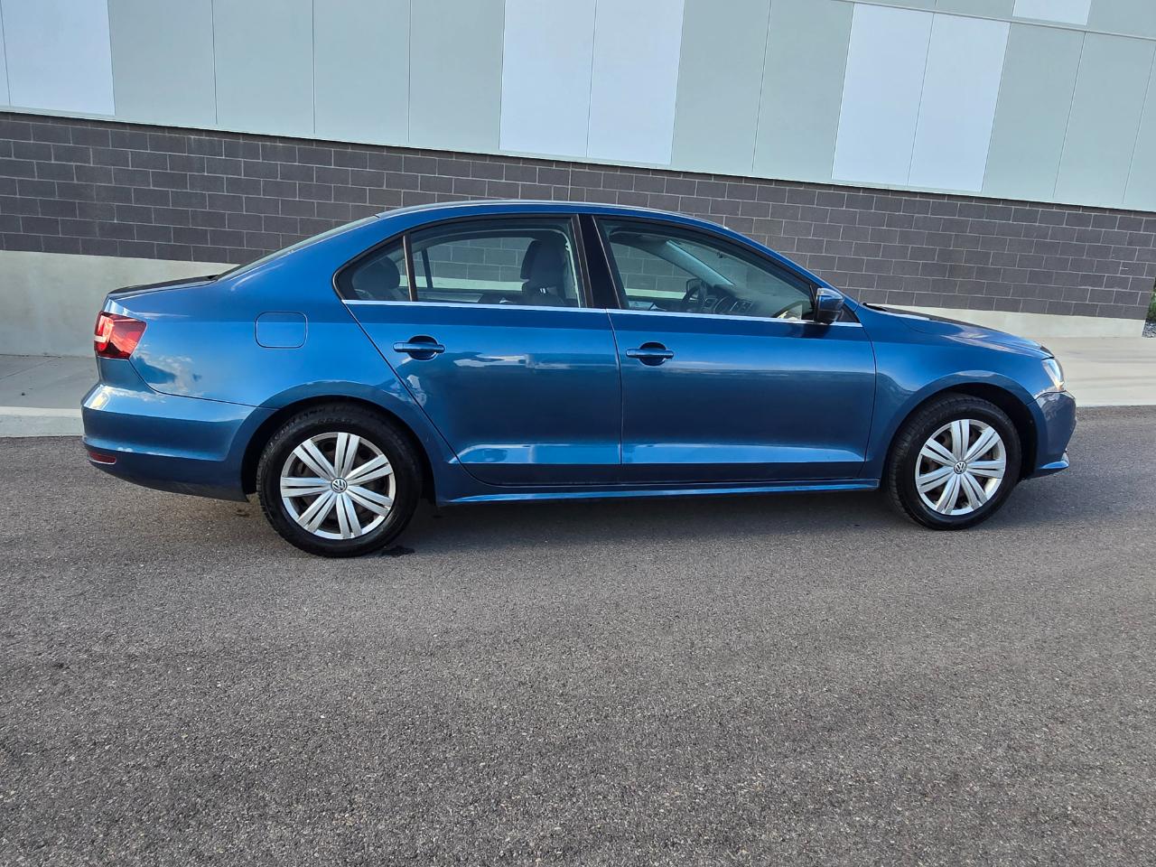 Volkswagen Jetta 1.4T S 6A 2017