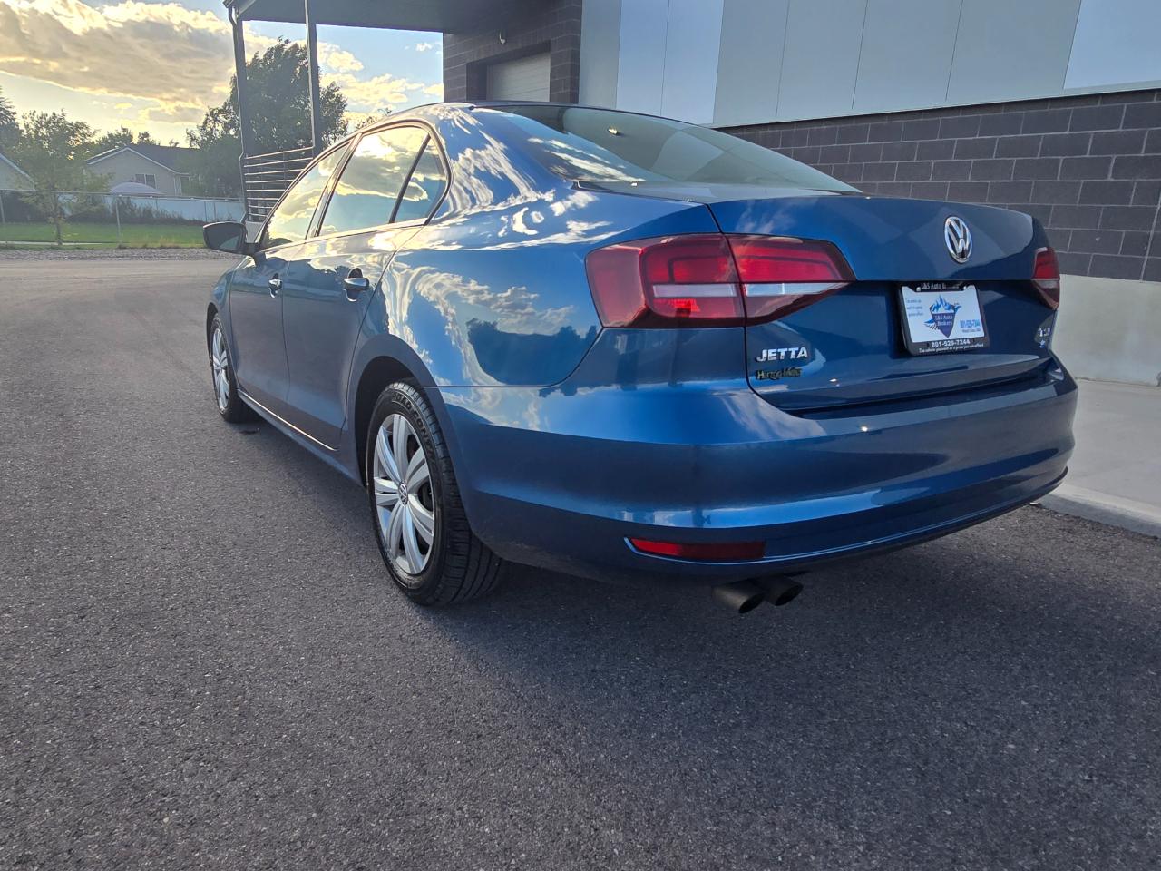 Volkswagen Jetta 1.4T S 6A 2017