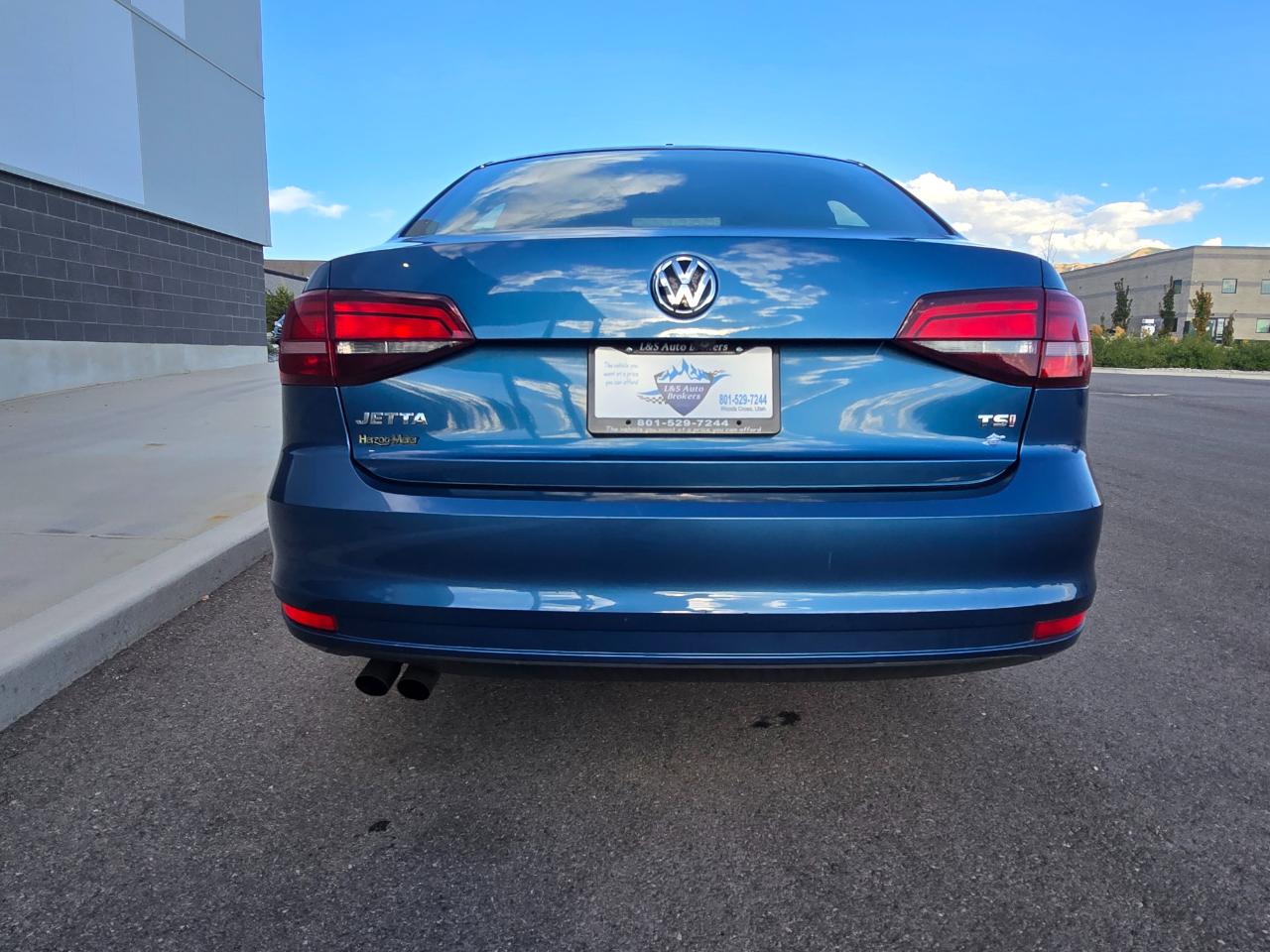 Volkswagen Jetta 1.4T S 6A 2017