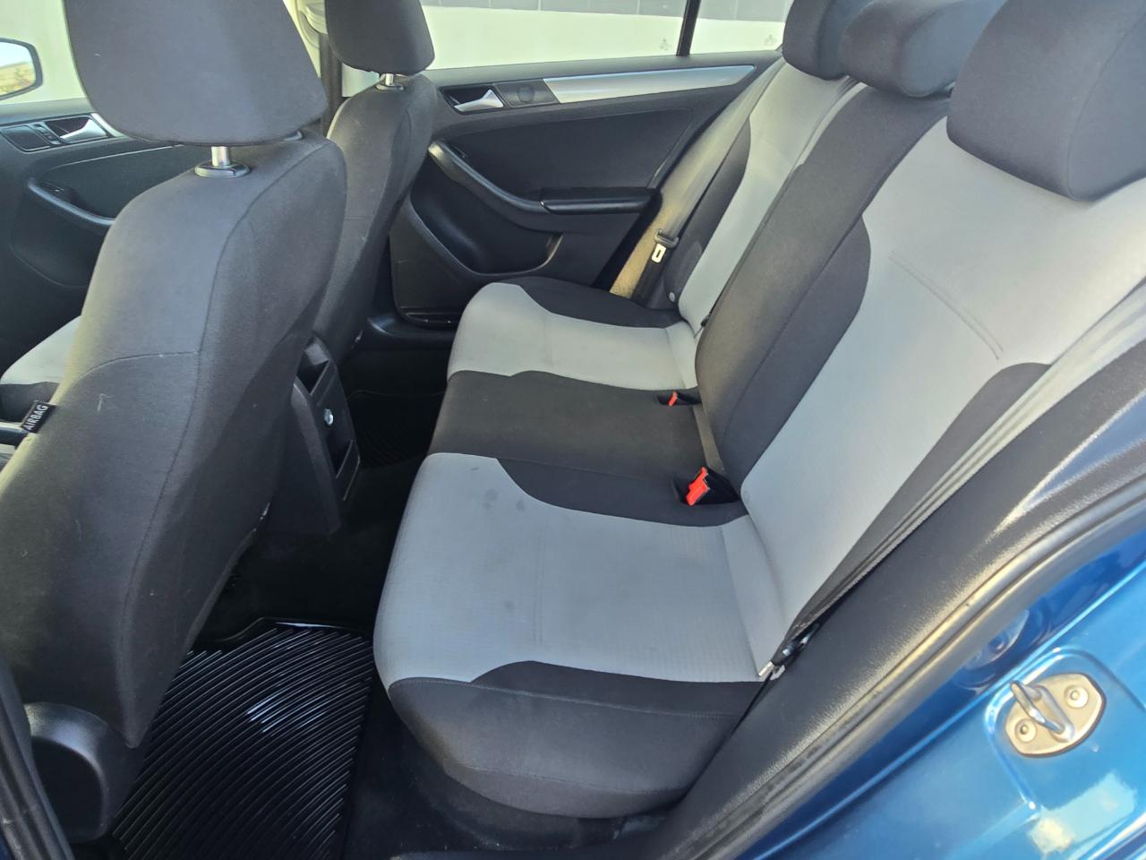 Volkswagen Jetta 1.4T S 6A 2017