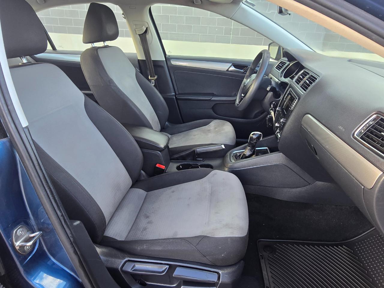 Volkswagen Jetta 1.4T S 6A 2017