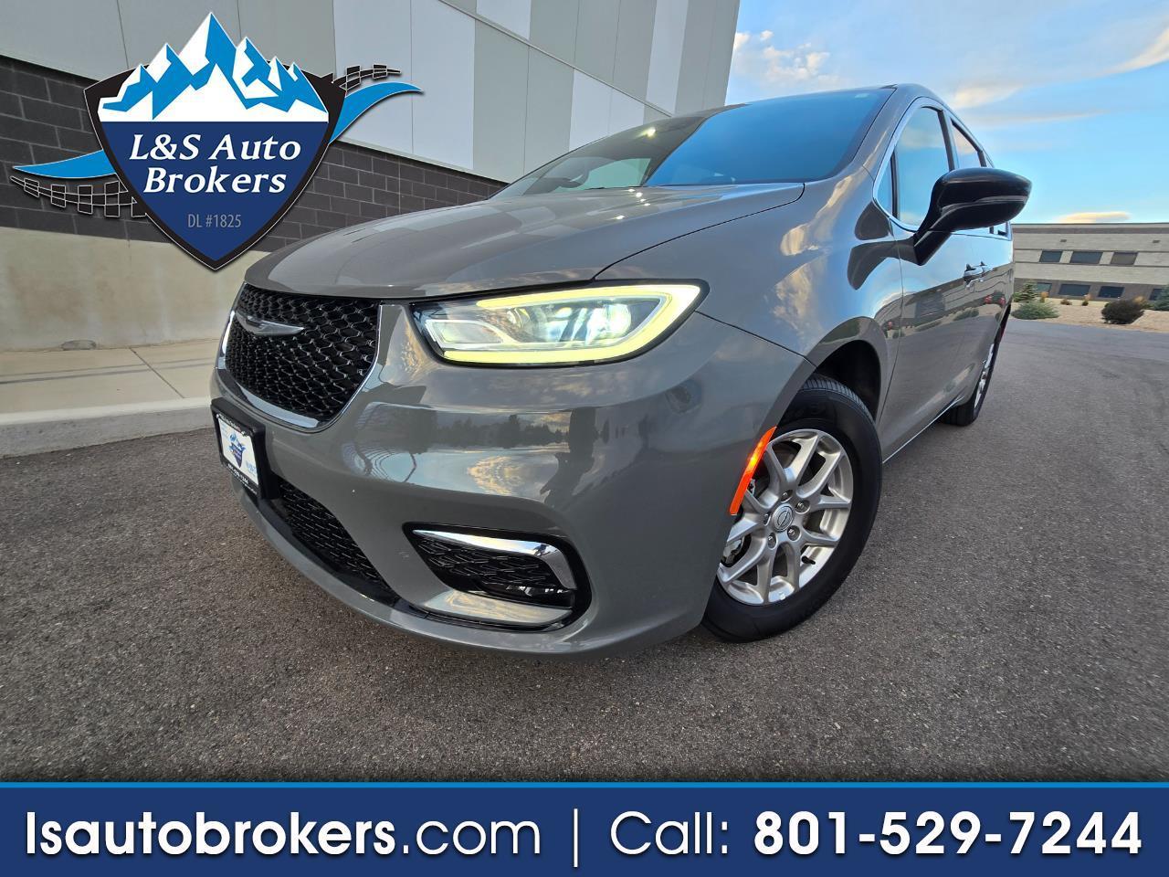 2025 Chrysler Pacifica Select