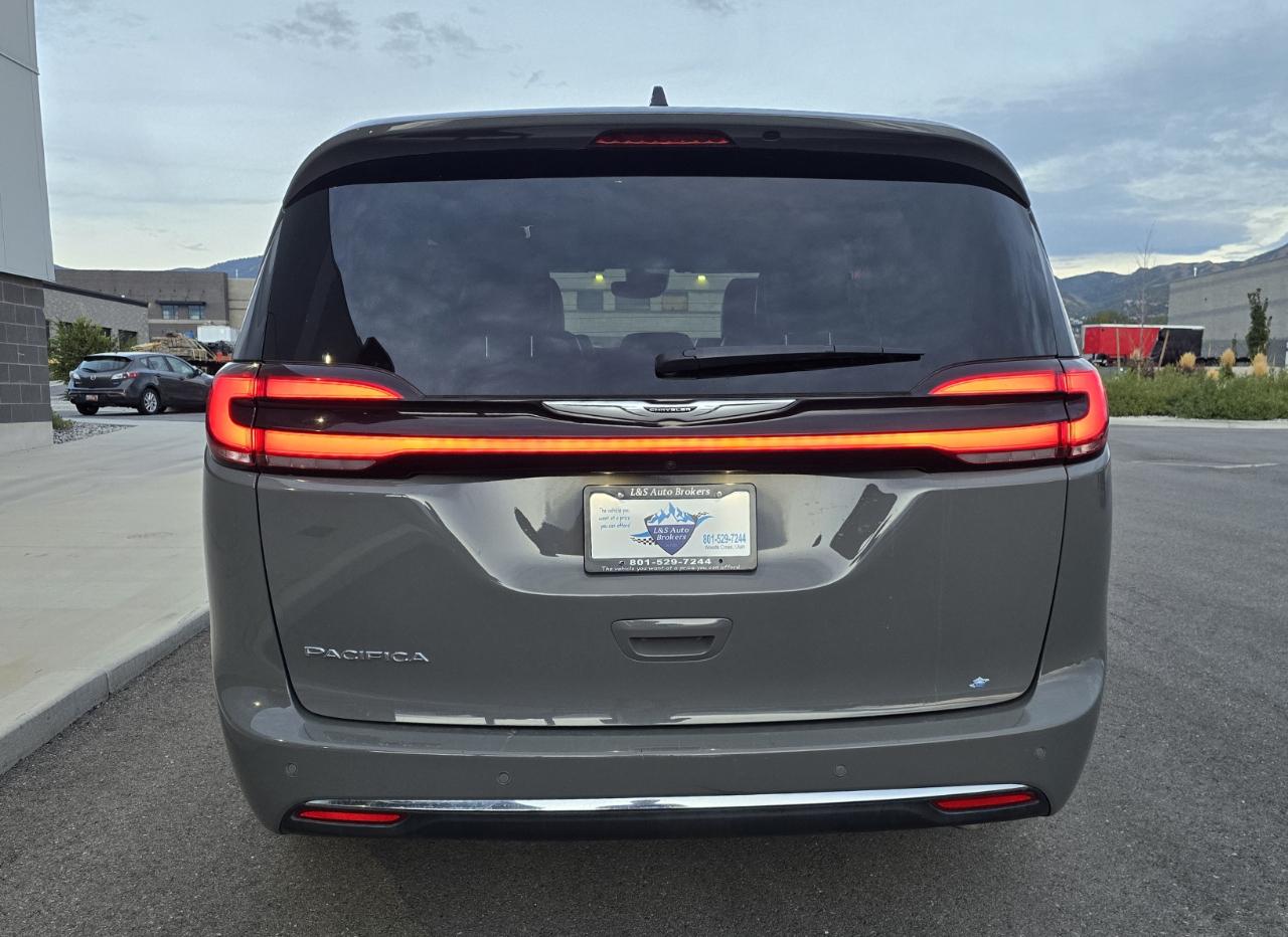 Chrysler Pacifica Select 2025