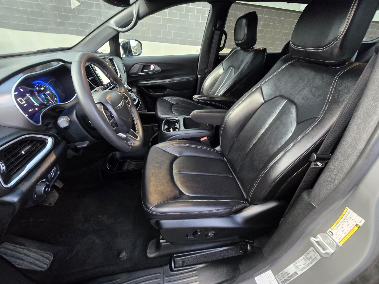 Chrysler Pacifica Select 2025