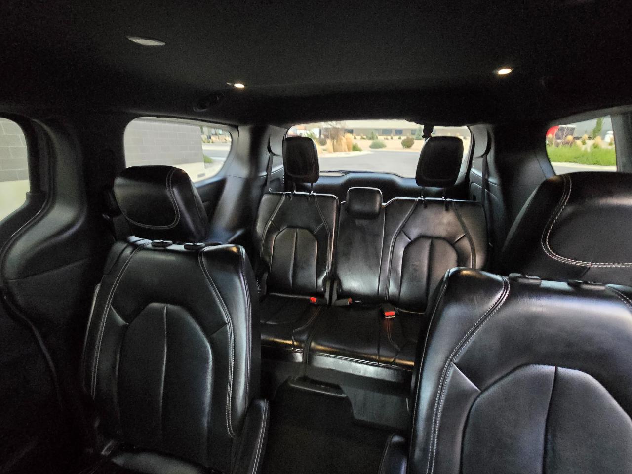 Chrysler Pacifica Select 2025