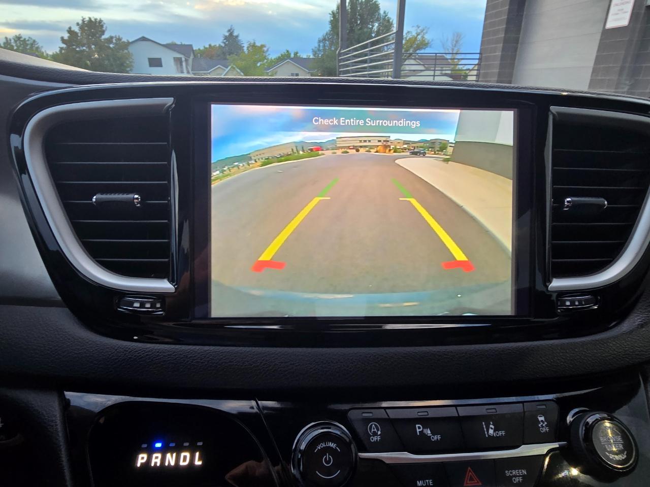 Chrysler Pacifica Select 2025